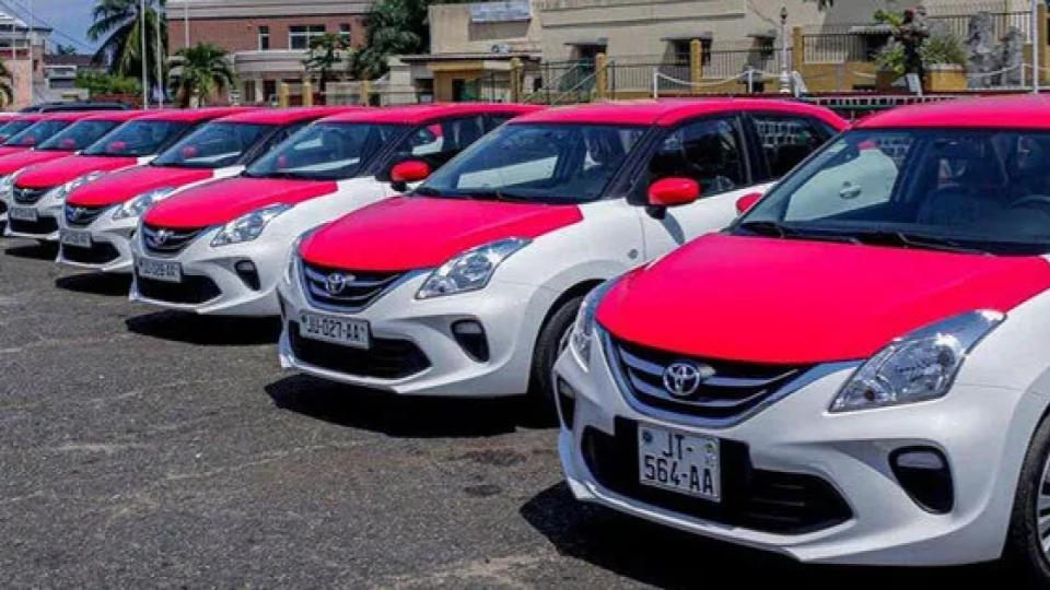 Gabon-Gabonmediatime_Taxi